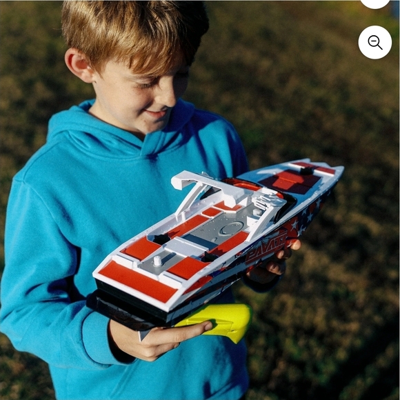 Hyper Toy Company Pavati 2.0 RC Boat, Stars & Stripes, 1:18 Scale with Remote - Picture 7 of 9